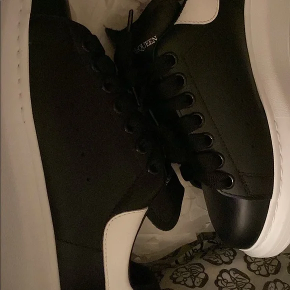 Alexander McQueen | Shoes | Alexander Mcqueens For Sale Cant  display picture 3